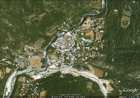 Vue aérienne de Colmars, Google Earth, 25/07/2010.