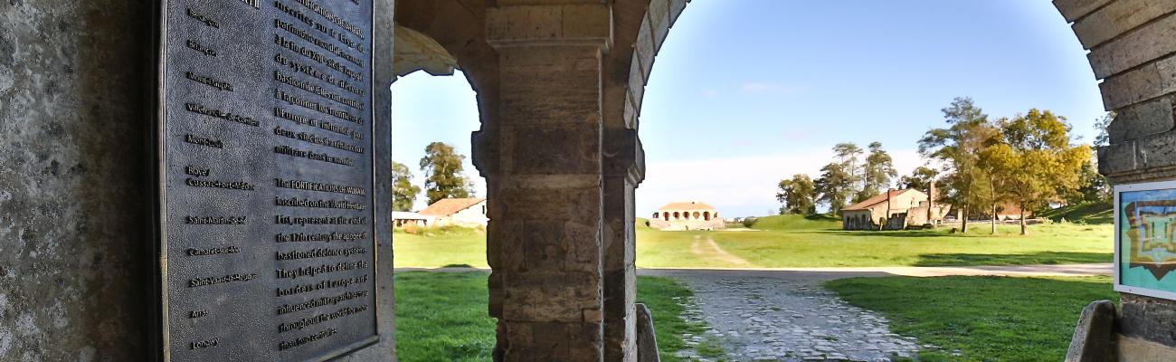 La porte royale du Fort Médoc