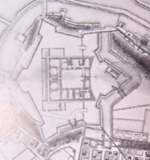 Fort d’Alès, plan non daté, extrait de ELZIERE (J.-B.) et FAUCHERRE (N.), Des châteaux médiévaux d’Alès au fort royal de la contre-réforme (1687), dans Congrès du Gard, Paris, 2000.
