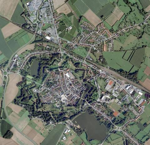 Vue aérienne de Le Quesnoy, GoogleEarth, 18/08/2010.