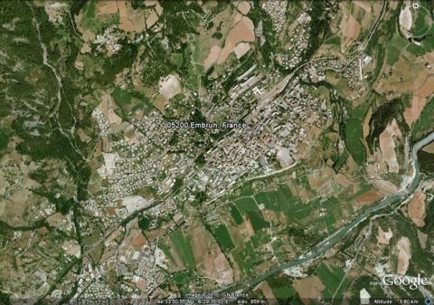 Vue aérienne d’Embrun, GoogleEarth, 26/07/2010.