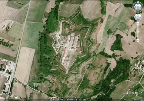 Vue aérienne du fort Barraux, GoogleEarth, 27/07/2010.