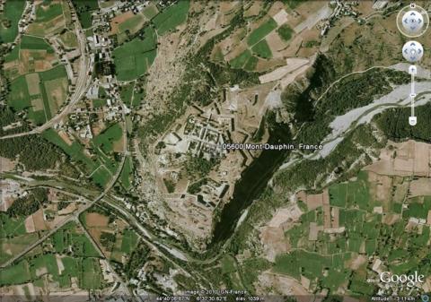 Vue aérienne de Mont-Dauphin, GoogleEarth, 18/08/2010.