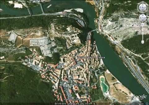 Vue aérienne de Sisteron, GoogleEarth, 03/09/2010.