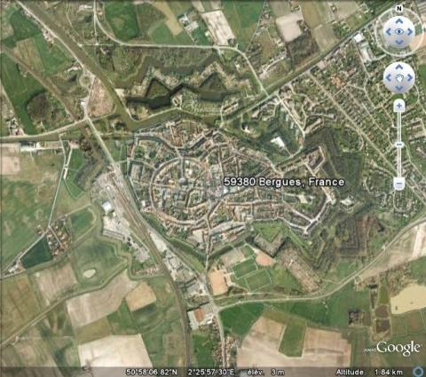 Vue aérienne de Bergues, GoogleEarth, 13/07/2010.