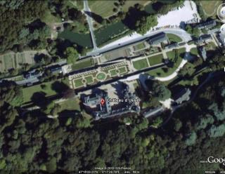 Vue aérienne du château d’Ussé, GoogleEarth, 16/09/2010.